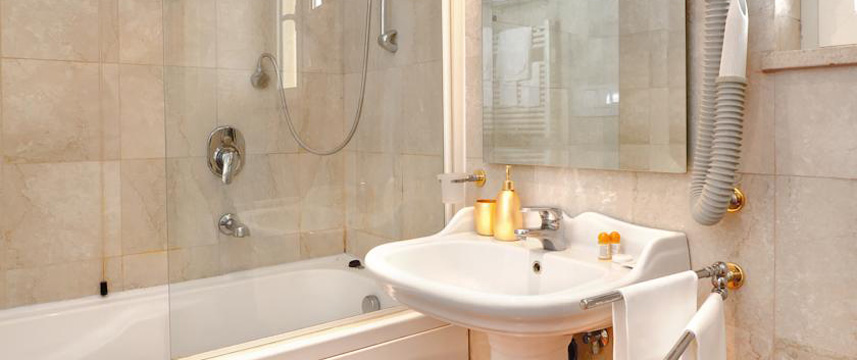 L`Hotel Cinquantatre - Bathroom L`Hotel Cinquantatre - Bathroom